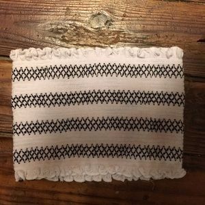 Bandeau like crop top